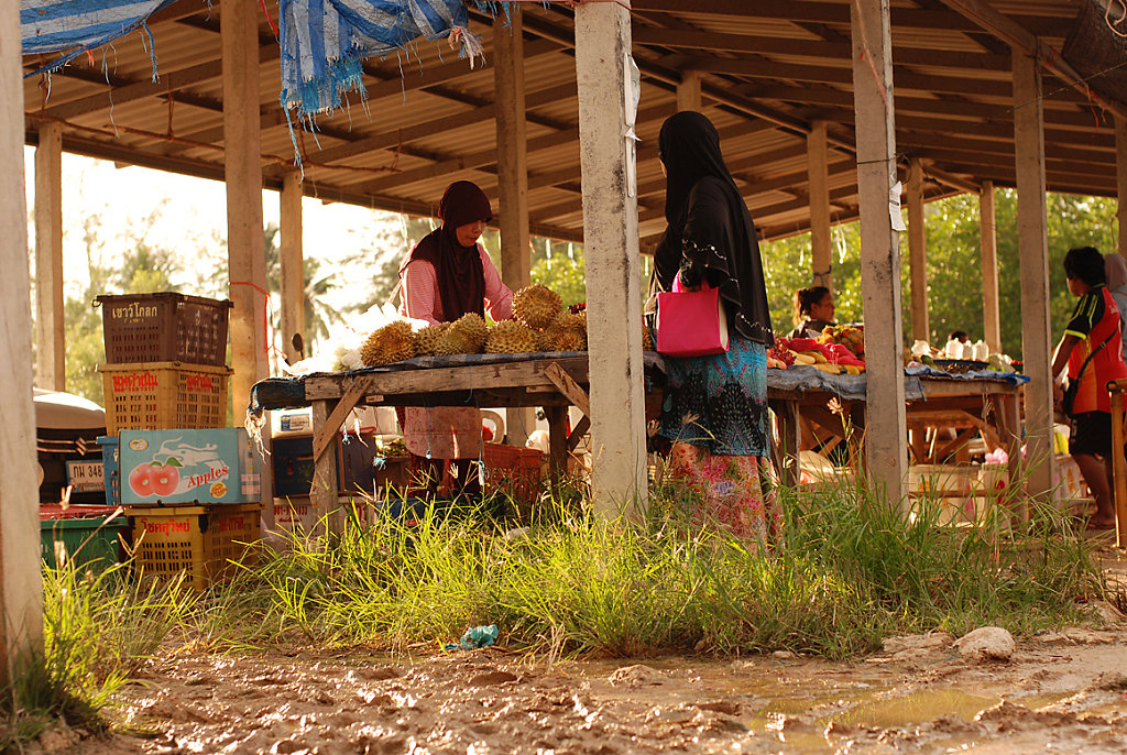 koh lanta - muddy market in sunshine