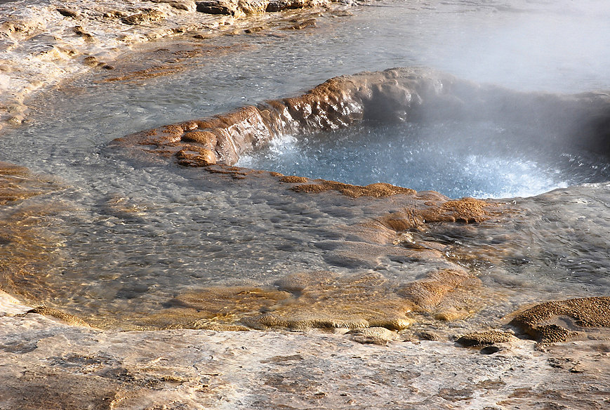 Strokkur collecting boiling water before eruption