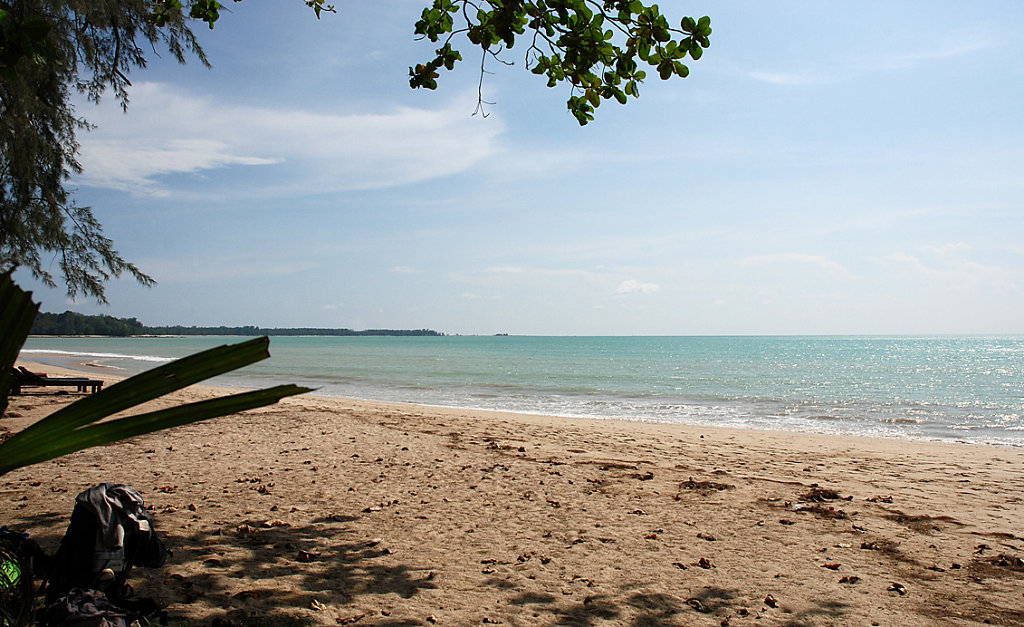 first beach in the middle of nowhere after a long walk - paradise!